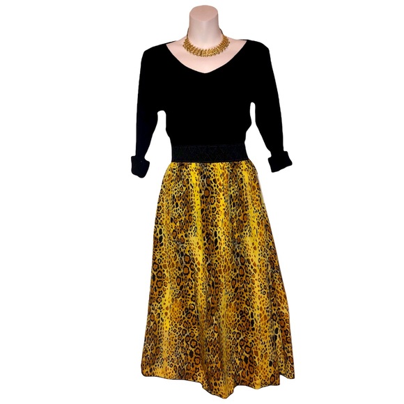 LuLaRoe Dresses & Skirts - NWT LuLaRoe Lola Animal Print Skirt